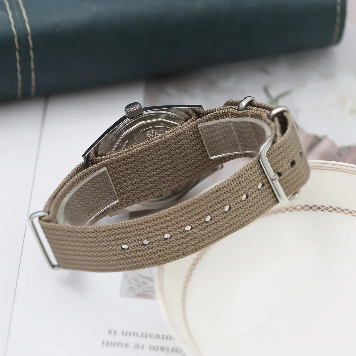 شنغهاي 7120 الساعات العقيمة الهاتفي باوهاوس تصميم 36mm ساعات المعصم الميكانيكية للرجال قطرة الشاحن