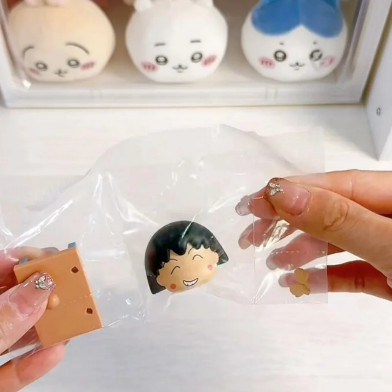 Echte Version Chibi Maruko-Chan Schreibtisch Serie Figur Blind Box Mini Nette Korn Super Ornament Cartoon Charaktere Kinder Geschenke