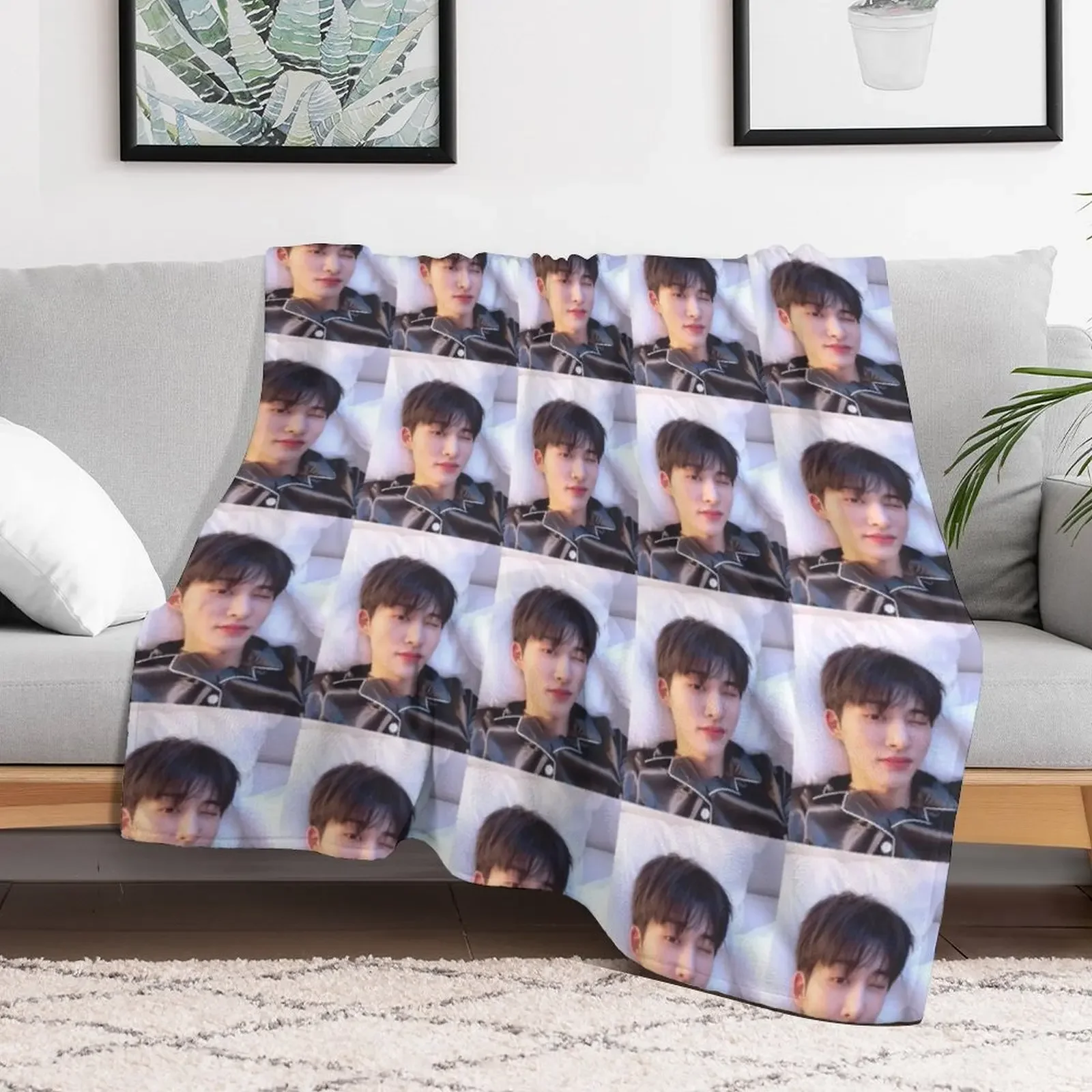 B.I Wink Throw Blanket Cute Plaid Sofa Blankets