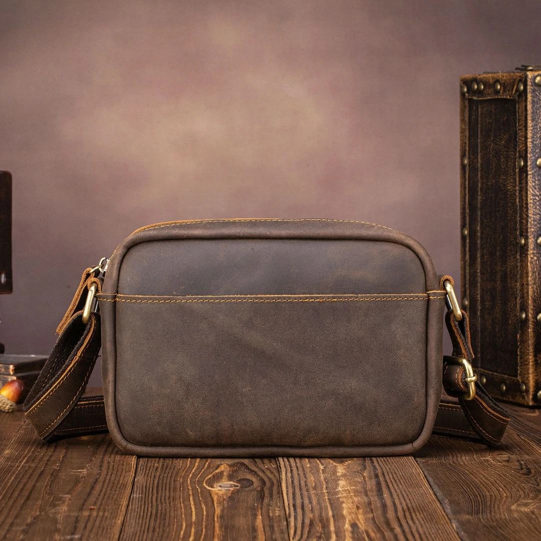 

2026 New Luxury Men's Handbags Cow Genuine Leather Male Shoulder Bag Men Crazy Horse Leather Crossbody Bag Messenger Bags