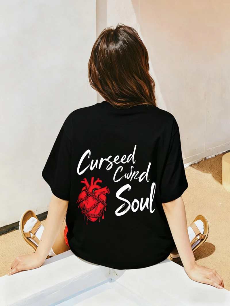 

Женская футболка с принтом, красное сердце, завернутое в цепочках и капающий кровь, летний повседневный топ с круглым воротником и принтом в отпускном стиле