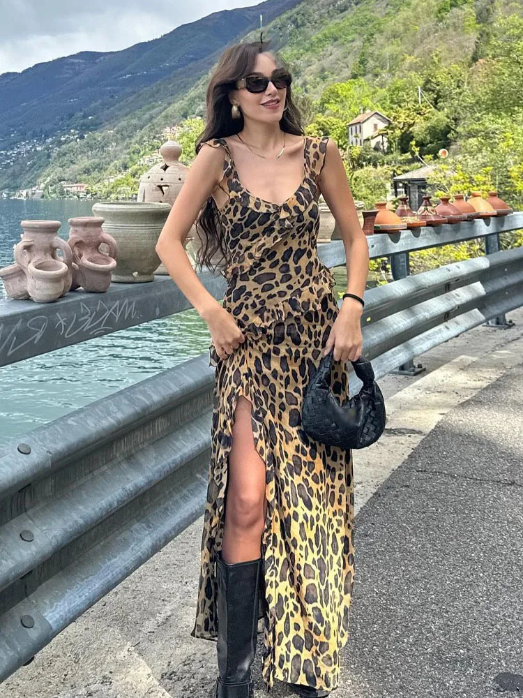 TRAFZA 2024 Woman Chic V-Neck Sleeveless Backless Slim Beach Party Dress Women Summer Vintage Leopard Fold Print Long Dress