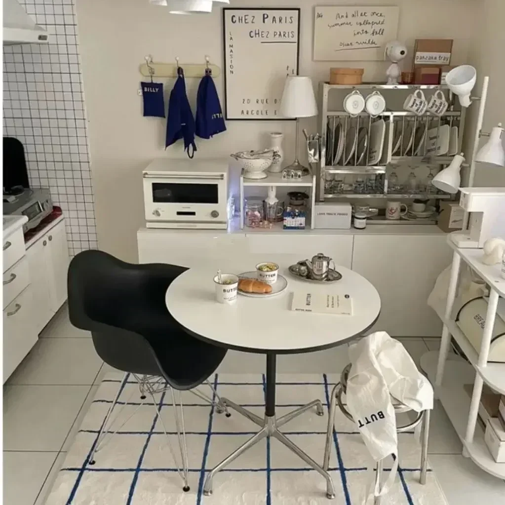 Nordic Imus Round Table Modern Simple Household Small House Dining Table Designer Office Meeting Solid Wood Table Furniture