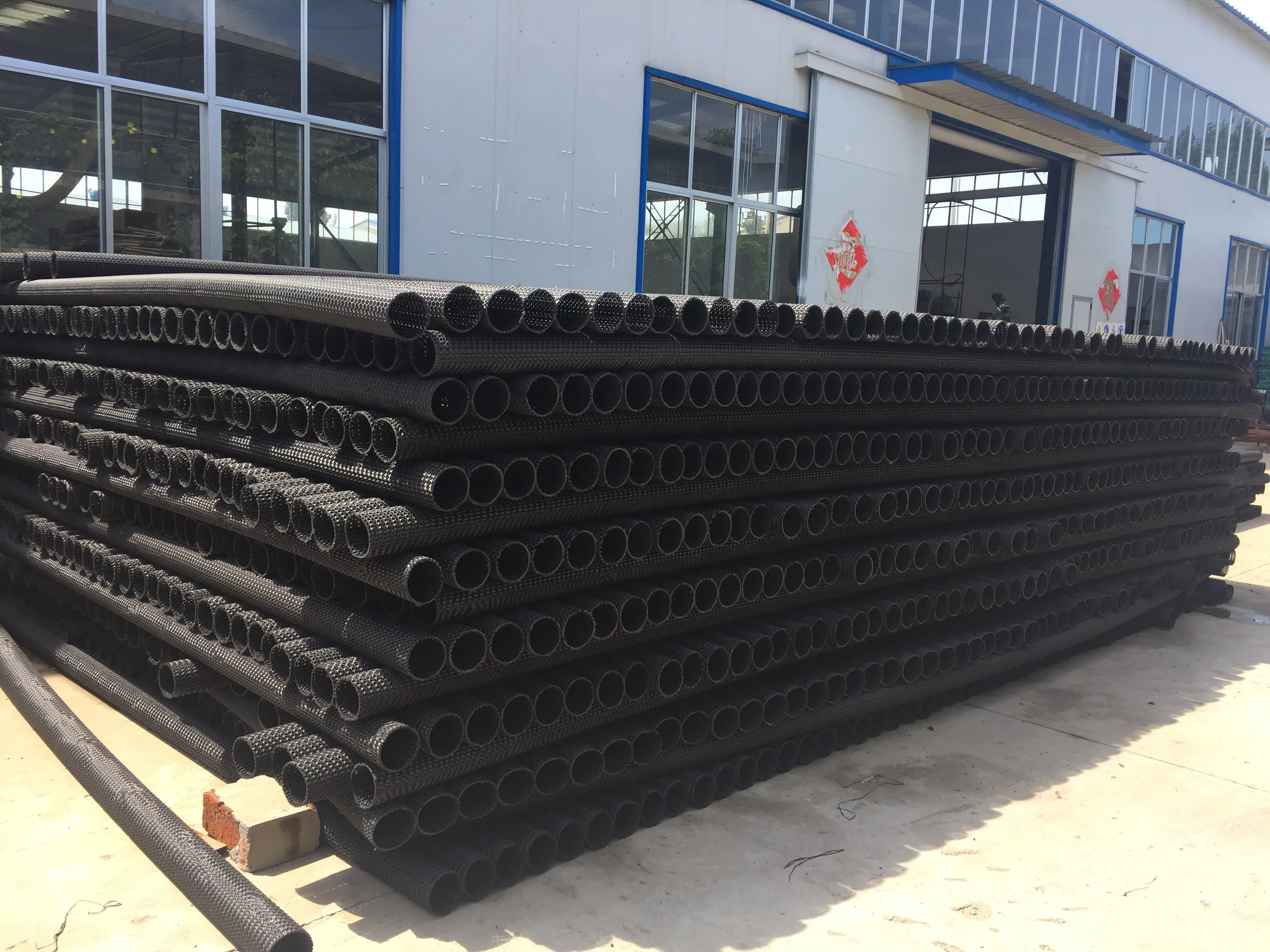 2025High Quality Hard Rigid Drainage Curved Mesh HDPE Permeable Pipe for Underground Seepage Drainage Plastic Blind Ditch
