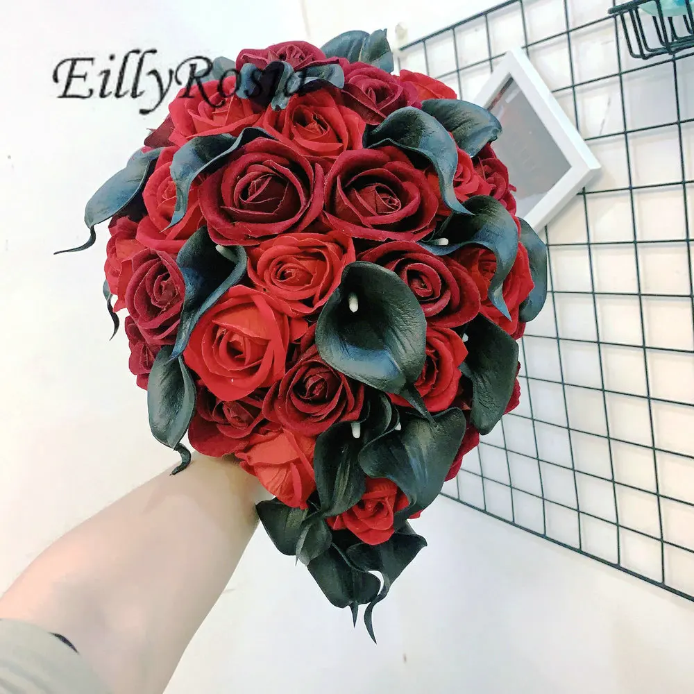 EillyRosia Rosso Borgogna e Nero Calla Lily Bouquet da sposa a cascata Lacrima Damigella d'onore Ragazze con fiori Boutonnieres Set