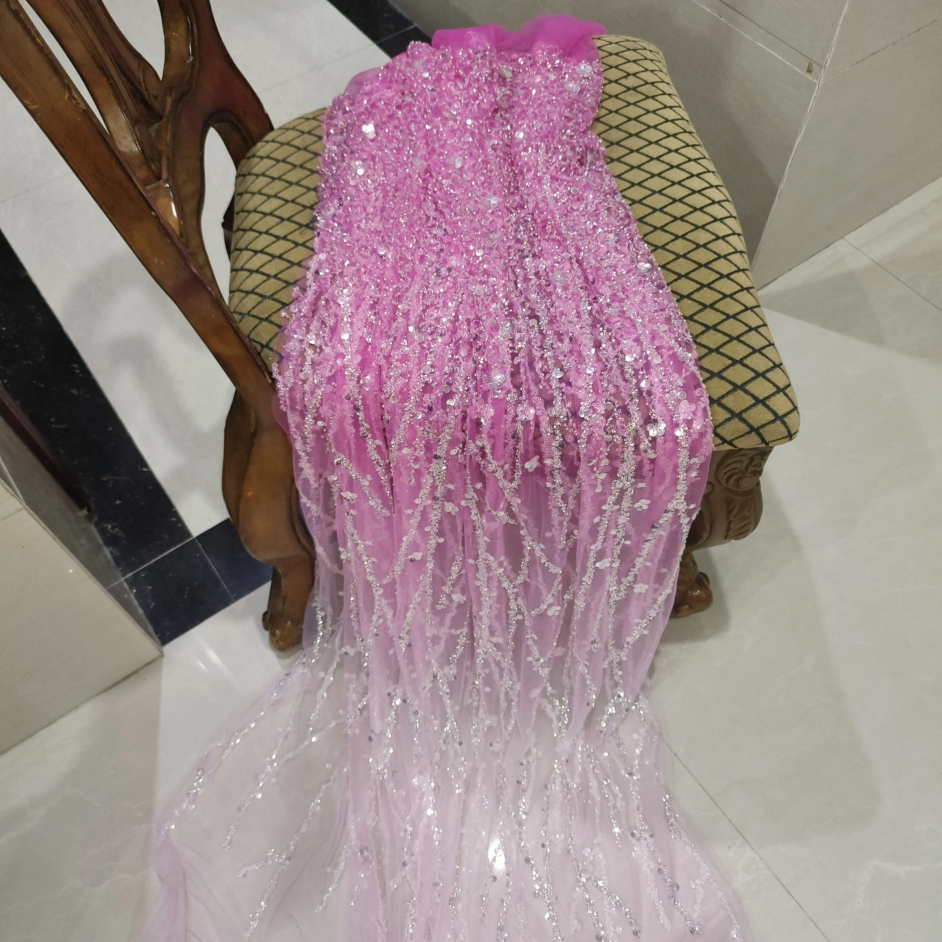 Tessuto con paillettes con perline di colore sfumato per abito da sposa Costume drammatico Costume da ballo Hanfu Tessuto di pizzo con perline rosa