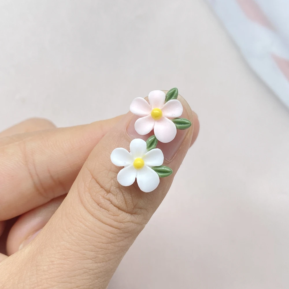 50Pcs Cute Cartoon Mini Colored Flower Nail Art Resin Designer Charms DIY Craft For Nail 3D Decorations Jewelry