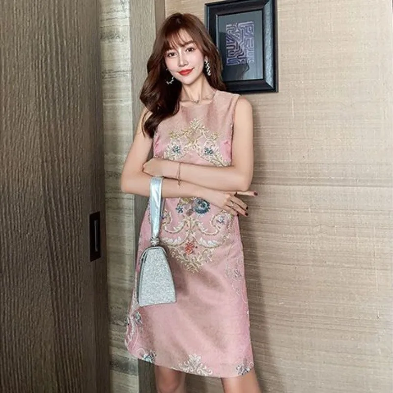 

Diamante Flower Embroidery A-line Skirt Dress For Women Sleeveless Hip Skirt Summer Female New Slim O-neck Dresses Mujer Robe