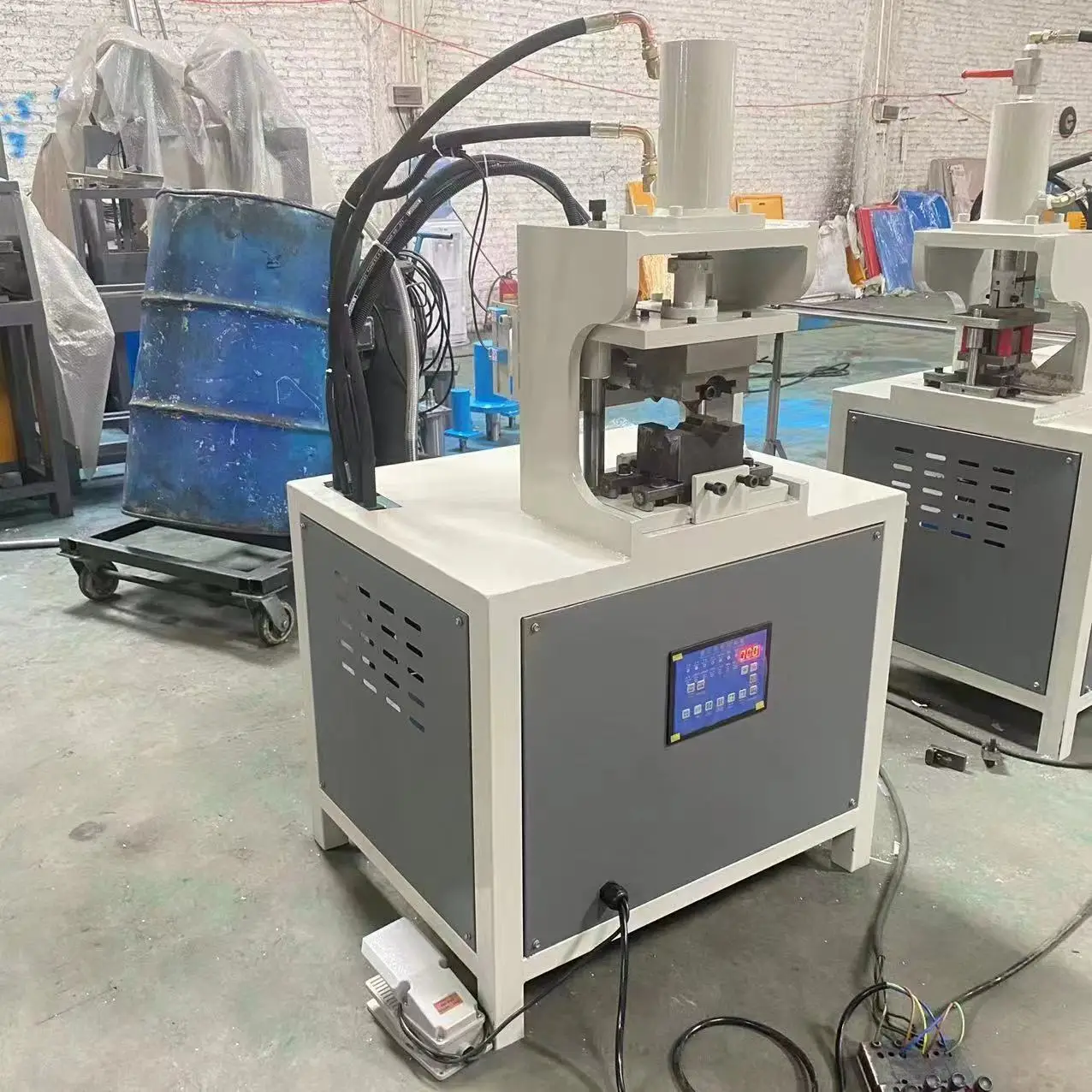 Hochwertiger hydraulischer Winkelschneider, 90-Grad-Winkelschneidemaschine für Stahlrohre, Kerbmaschine