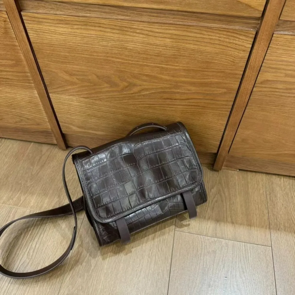 

New First-layer Cowhide Wide Shoulder Strap Large-capacity Leather Commuter Leisure Bag Niche Design Advanced Relaxation Daily