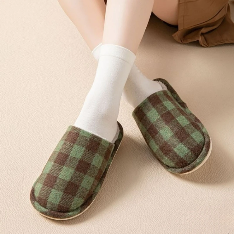 2026 Winter Plush House Slippers Women Men Anti-Slip Warm Indoor Fuzzy Slippers Couples Home Quiet Soft Cotton Shoes