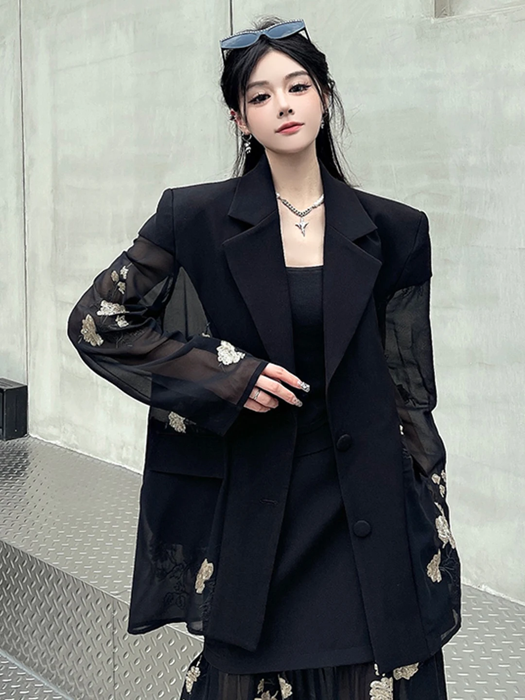 

Embossed Rose Gold Light Weight Loose Fit Netting See through Splicing Women's Summer Suit Jacket Fashionable Versa...