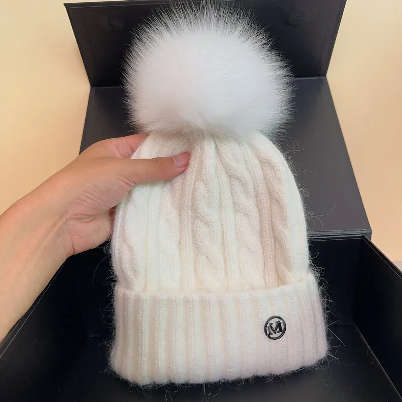 2023 Feal  fox Pom Pom Women Hat Natural Fur Winter Hat Beanies Hat Fowmen Fashion Warm Wool Ski Real PomPom Hat