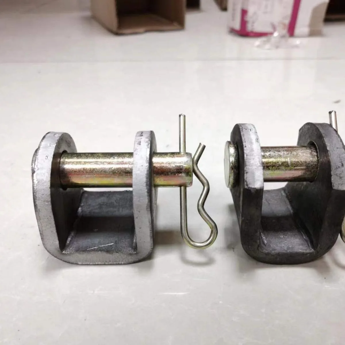 

Основание кронштейна гидравлического цилиндра, сельскохозяйственная машина, трактор, маленькая лопата, ухо для подъема цилиндра, U-образное ухо кронштейна