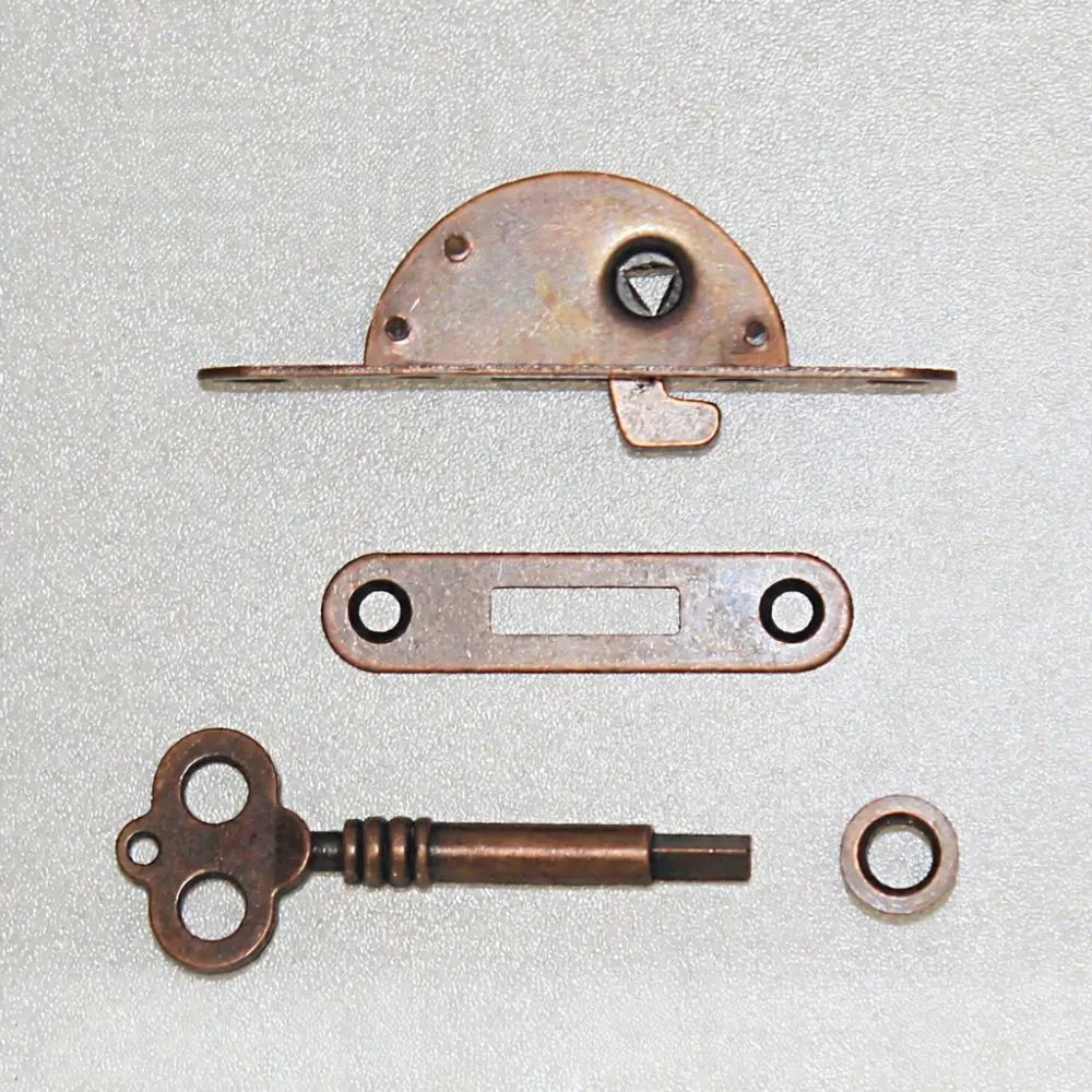 Elegant Traditional Copper Lock Retro Closet Catch Latch With Key Furniture Accessory For Antique Wardrobe Jewelry Case