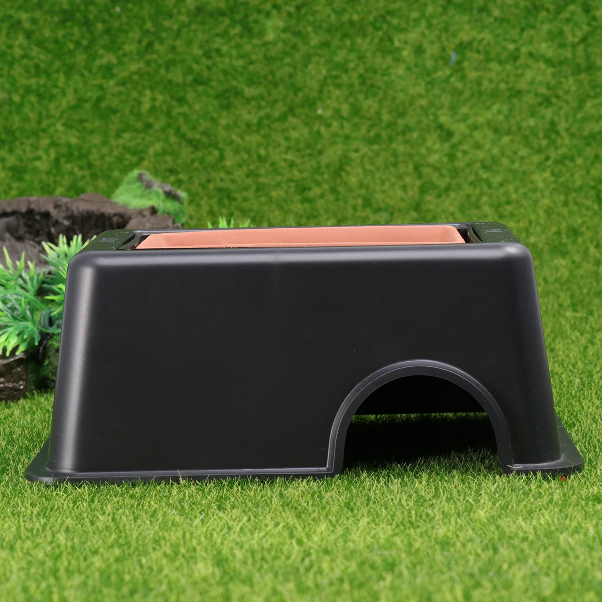 

High Quality PP Plastic Reptile Nest Humidifying Rest Place Pet Habitat Safe Comfortable Home Office Decoration