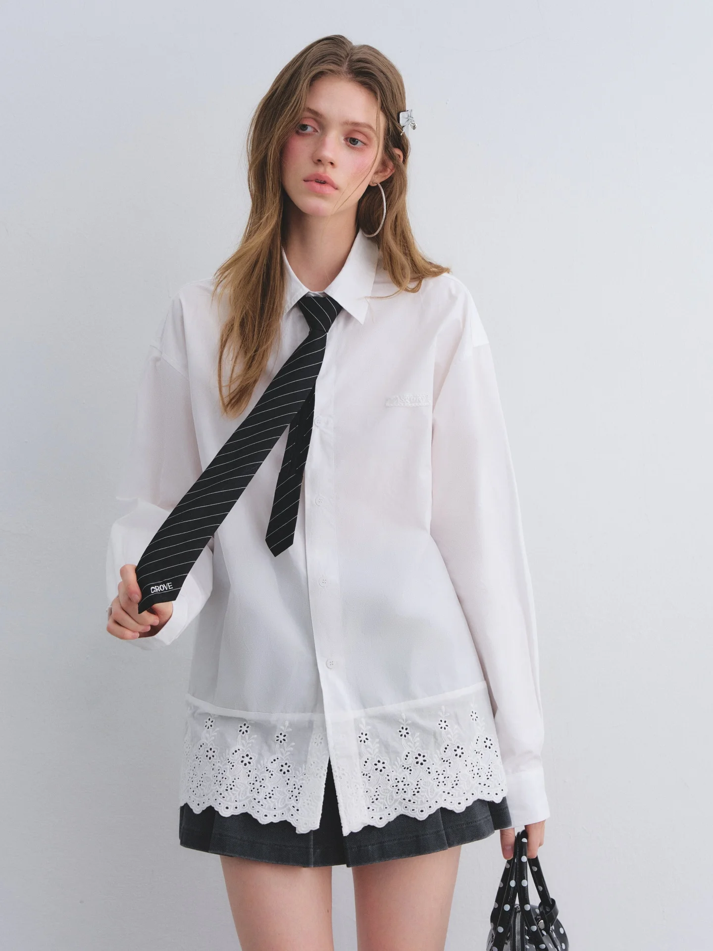 

AsGony Embroidered Patchwork Collar Long Sve Loose Casual Women's irt Faionable And Airy Top for Ladies
