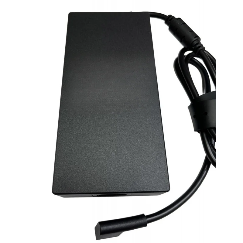 

Оригинальный адаптер питания Razer AC RZ09-0529 20В 20А 400Вт для Razer Blade 18 2025