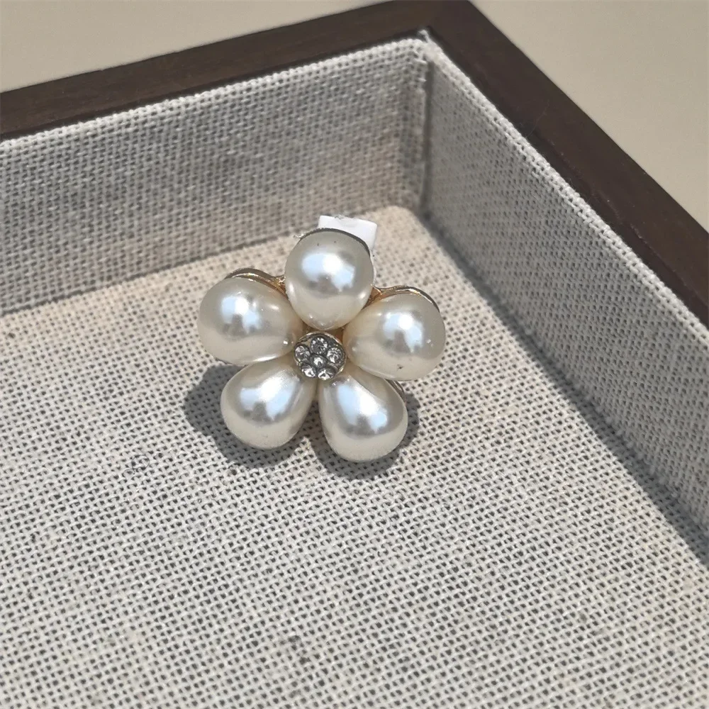 1 Stück fortschrittliche Perlen-Blumen-Schnürsenkel mit modischem Schmetterlings-Charm, DIY-Sneaker-Dekoration, einzigartiges Accessoire für Schuhdekorationen – Detail 11