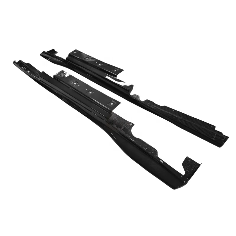 

Для Ferrari 812 Superfast GTS: Накладки на пороги и боковые спойлеры из сухого карбона в стиле OEM (BodyKit)