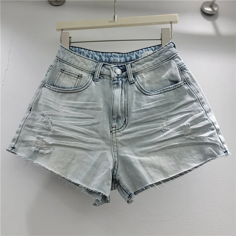 2026 Summer Retro Light Color Hole Denim Shorts Women Versatile Slimming Frayed A Line Wide Leg Spicy Girl Hot Pants