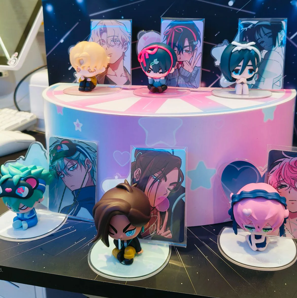 本物のエイリアンステージフリーステージシリーズブラインドボックスフィギュアアクセサリートレンディなおもちゃミニ人形かわいいイワンペンダント神秘的なボックスギフト