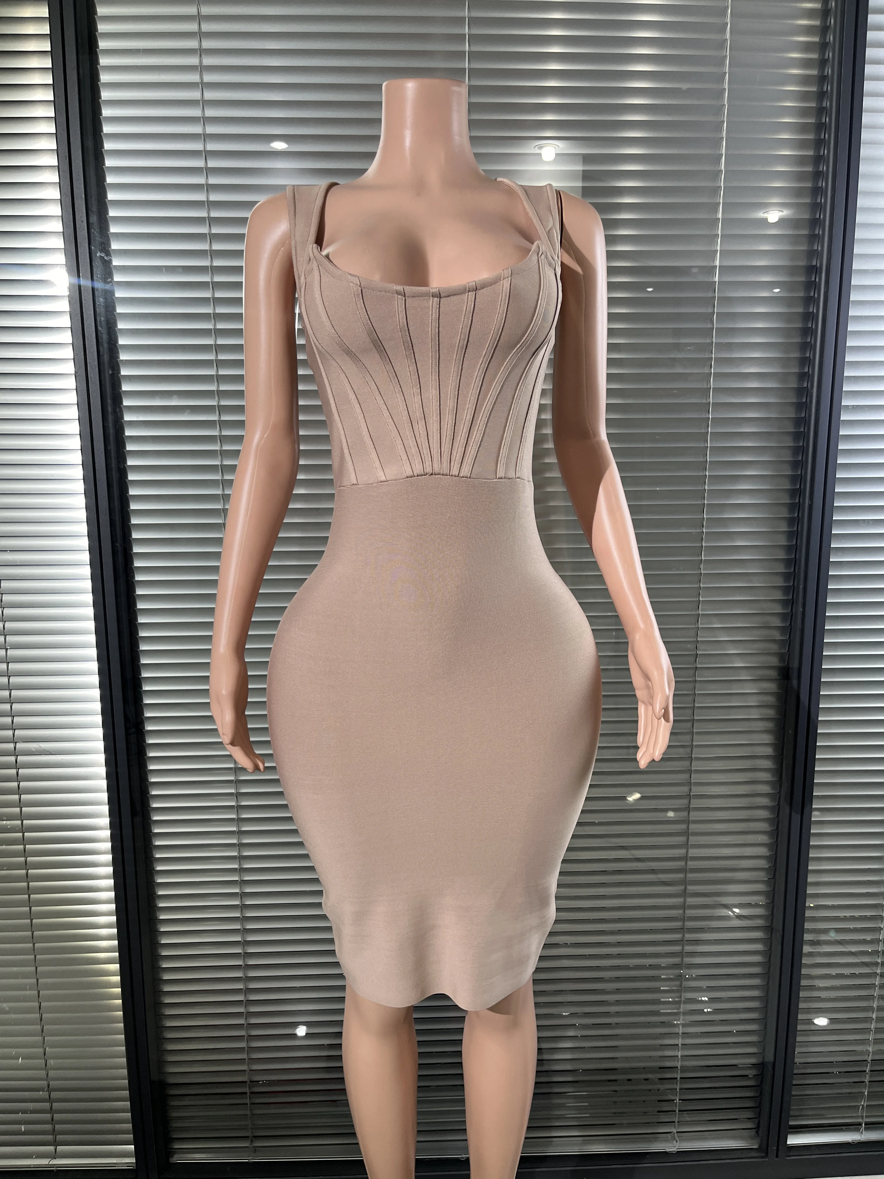 

Elegant High Quality Women Celebrity Party Sexy Sleeveless Bodycon Bandage Night Club Fashion Evening Party Dress