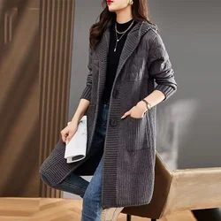 2025Autumn Winter Female New High-end Fashion Western Style Loose Sweater Coat Women Korean Splicing Versatile Thick Knitted Top