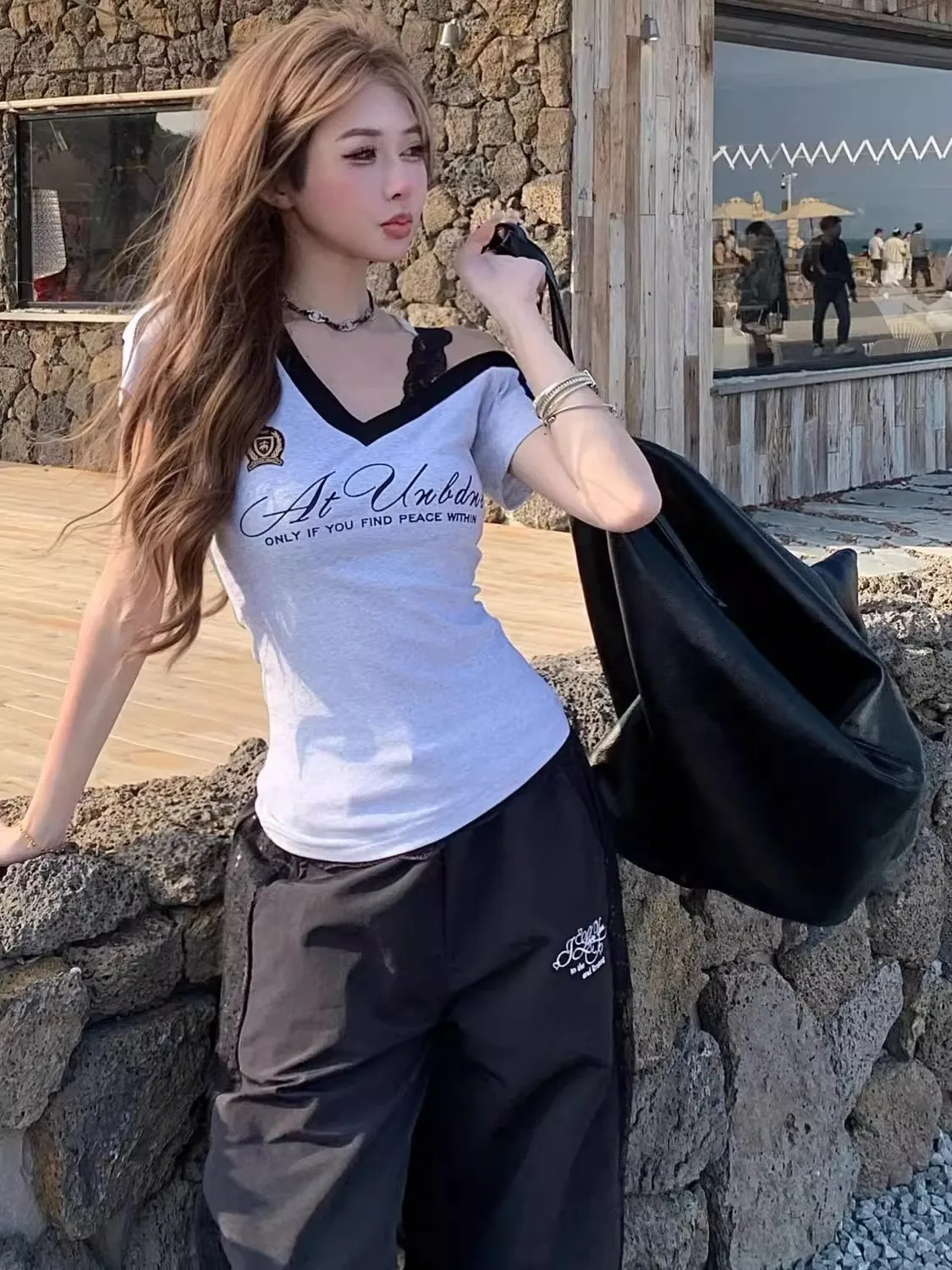 New V-neck Short Sleeved T-shirt for Women in Summer, with a High-end Feel. Lace Patchwork Front Shoulder, Slim Fit and Slimming