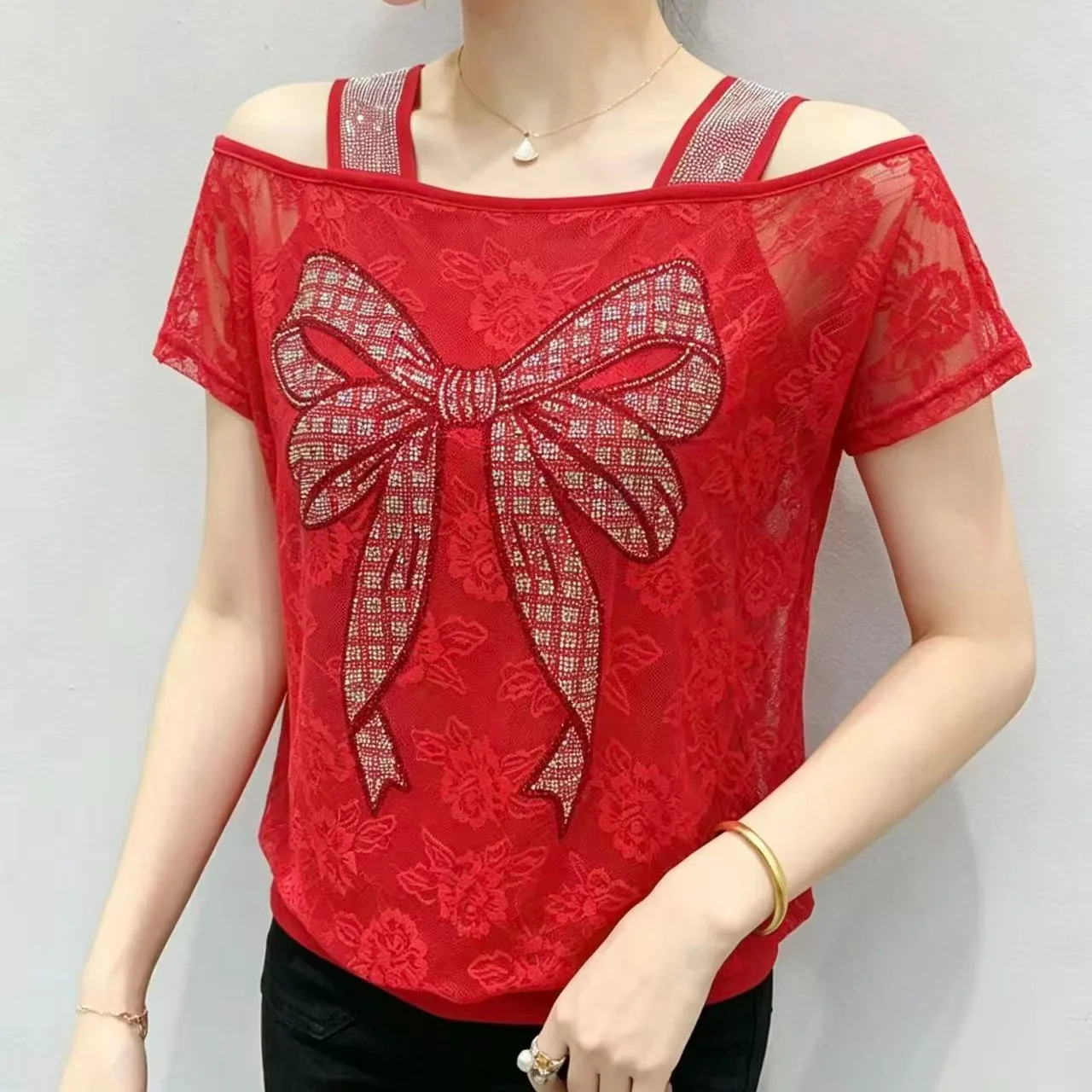 2026 Summer New Women's Lace Off-Shoulder Top with Rhinestones, Slim Fit Tummy Control Design, Unique Elegant T-shirt