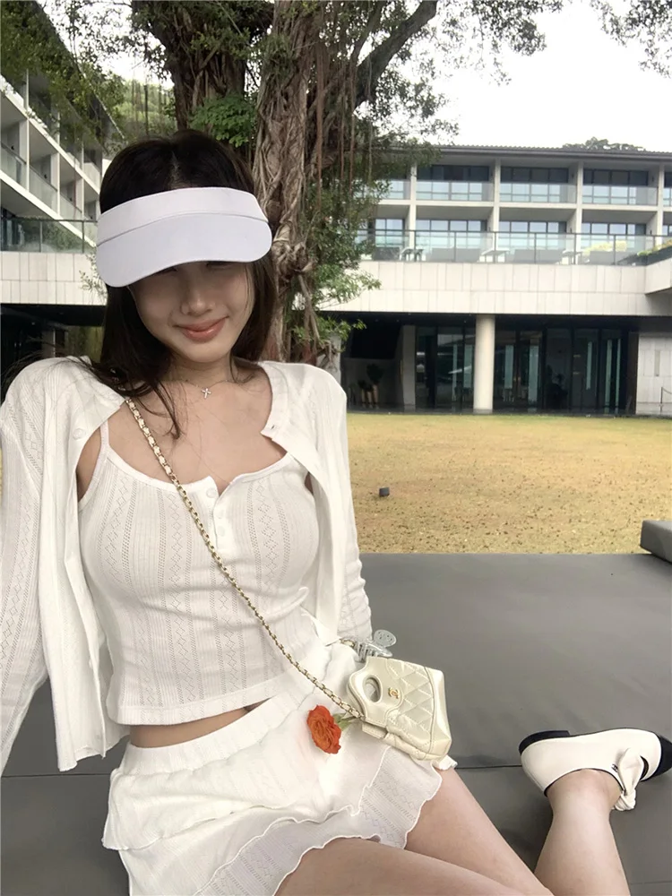 ชุดเซ็ตเสื้อคลุมคาร์ดิแกนเปิดไหล่สไตล์เกาหลี พร้อมกระโปรงทรงเข้ารูป สายเดี่ยว ชุดใหม่สำหรับผู้หญิง ฤดูใบไม้ร่วง