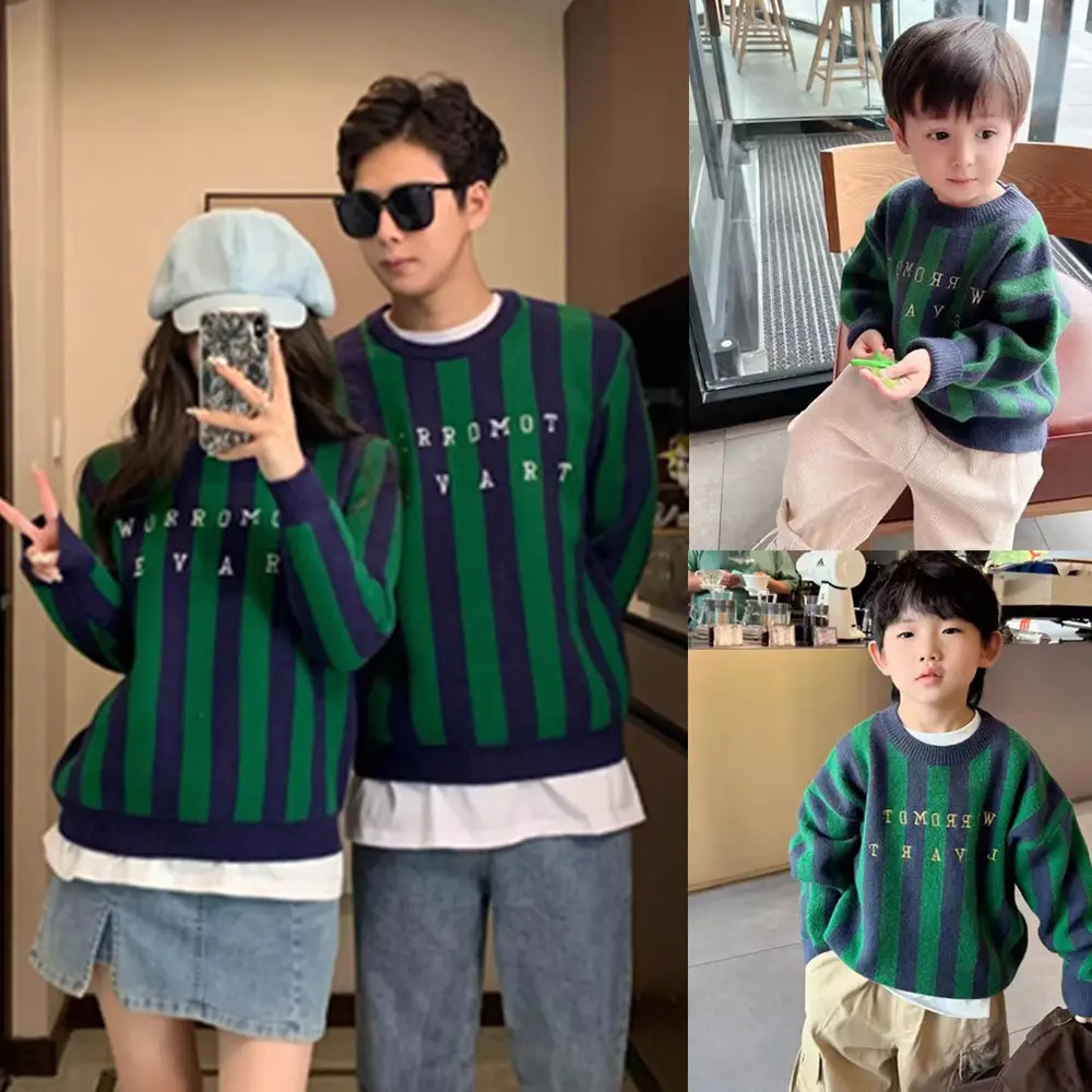 

Семейные свитера в полоску в винтажном стиле: зеленые джемперы для родителей и детей, вязаные пуловеры для мамы, папы, дочки и сына