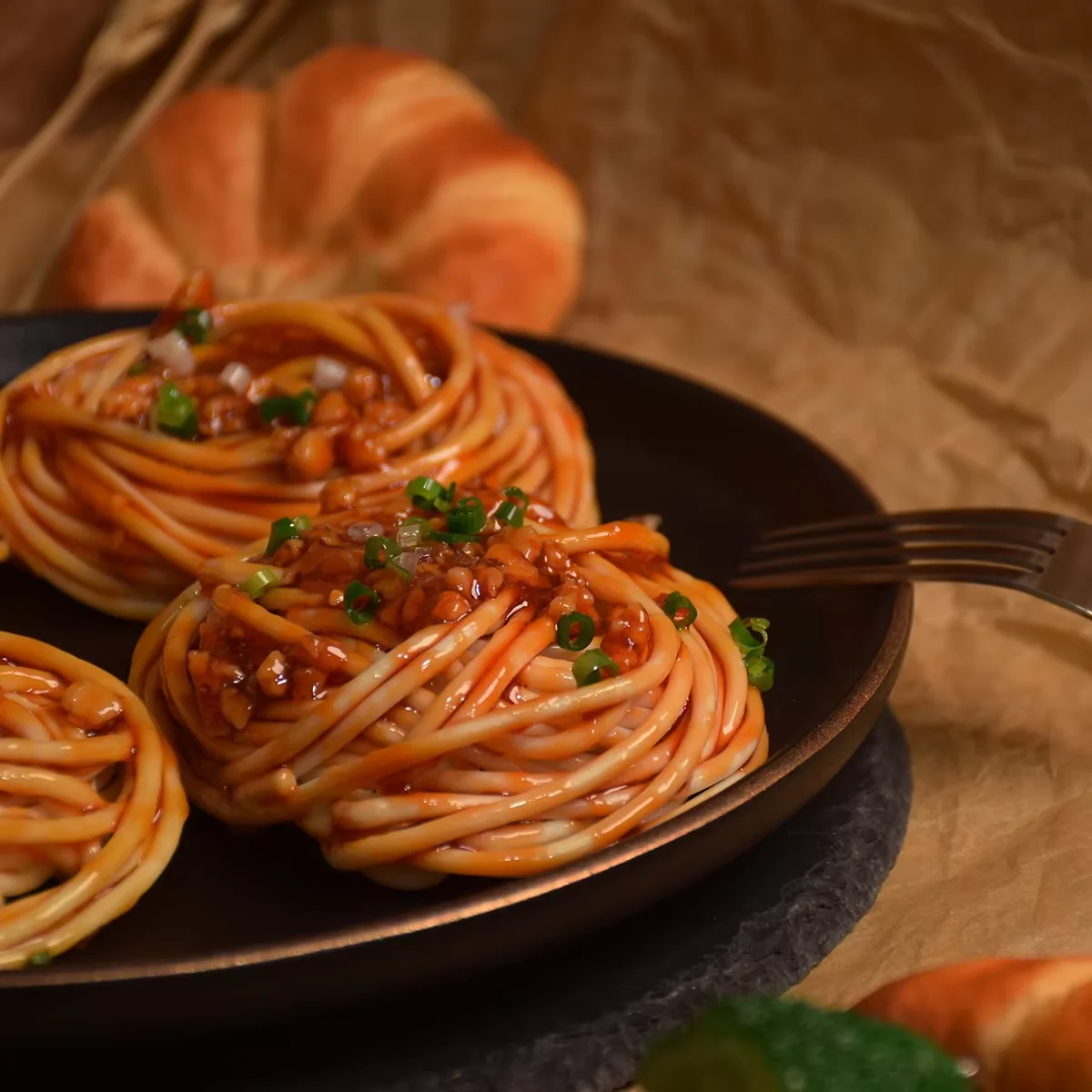 1 Stück 9,5cm Künstliche PVC-Garnelen Pasta Restaurant-Dekoration Gefälschte Nudeln Lebensmittel-Display Spaghetti DIY-Requisiten Geschenk – Detail 3