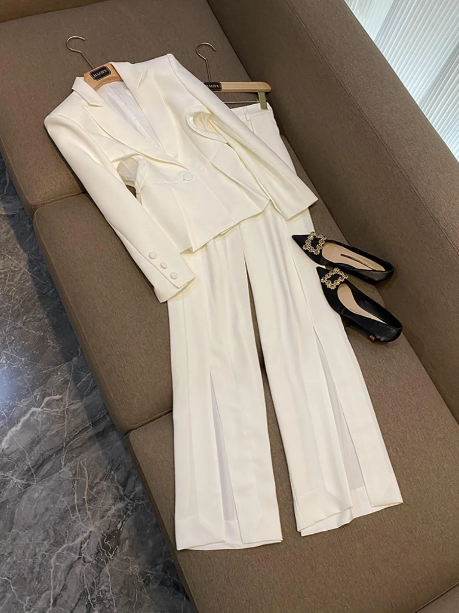 

Костюм Svel Hollow Heart ape Slim Fit на одной пуговице с брюками с разрезом, комплект из двух предметов для женщин 25–35 лет, осенняя коллекция