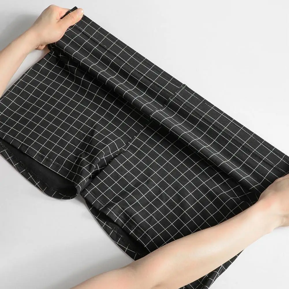 

Трусы-боксеры мужские клетчатые, удобные шорты с принтом в клетку, с эластичным поясом, удобная домашняя одежда