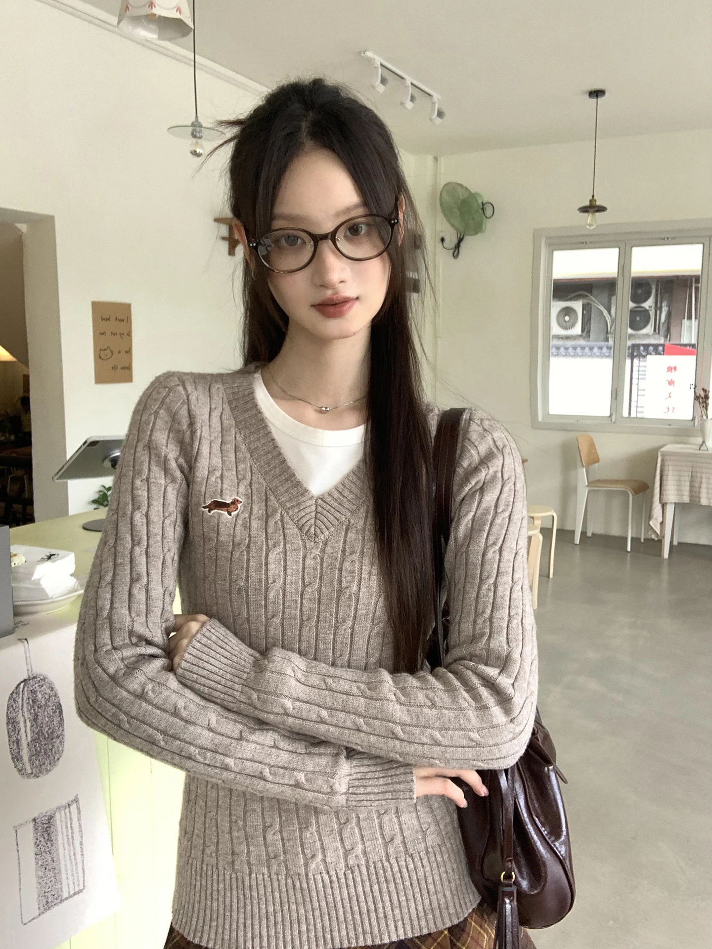 

Трикотажный топ Slim Fit с V-образным вырезом, уникальный дизайн, без подделок, весенняя мода, женский топ, высокое качество, удобный, дышащий