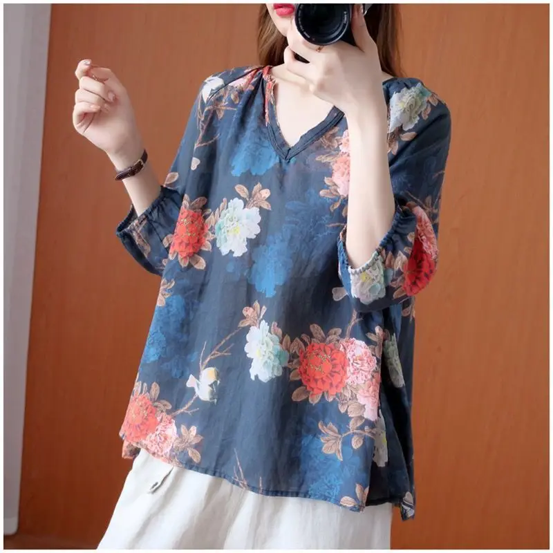 Summer Fashionable Vintage Floral Printed T-shirt Women's Clothing 2023 All-match Loose Half Sleeve Thin V-Neck Tops for Female