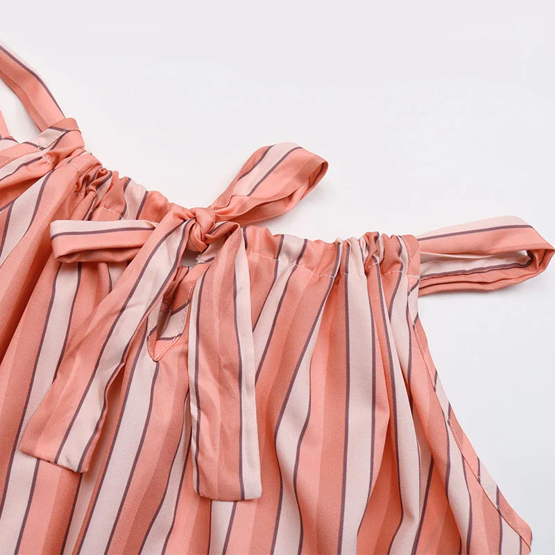 ชุดเดรสลายทางสีชมพูของผู้หญิง ชุดเดรสแม็กซี่แขนกุดผูกคอ ชุดเดรสลำลองสำหรับวันหยุดฤดูร้อนชายหาดโบฮีเมียน