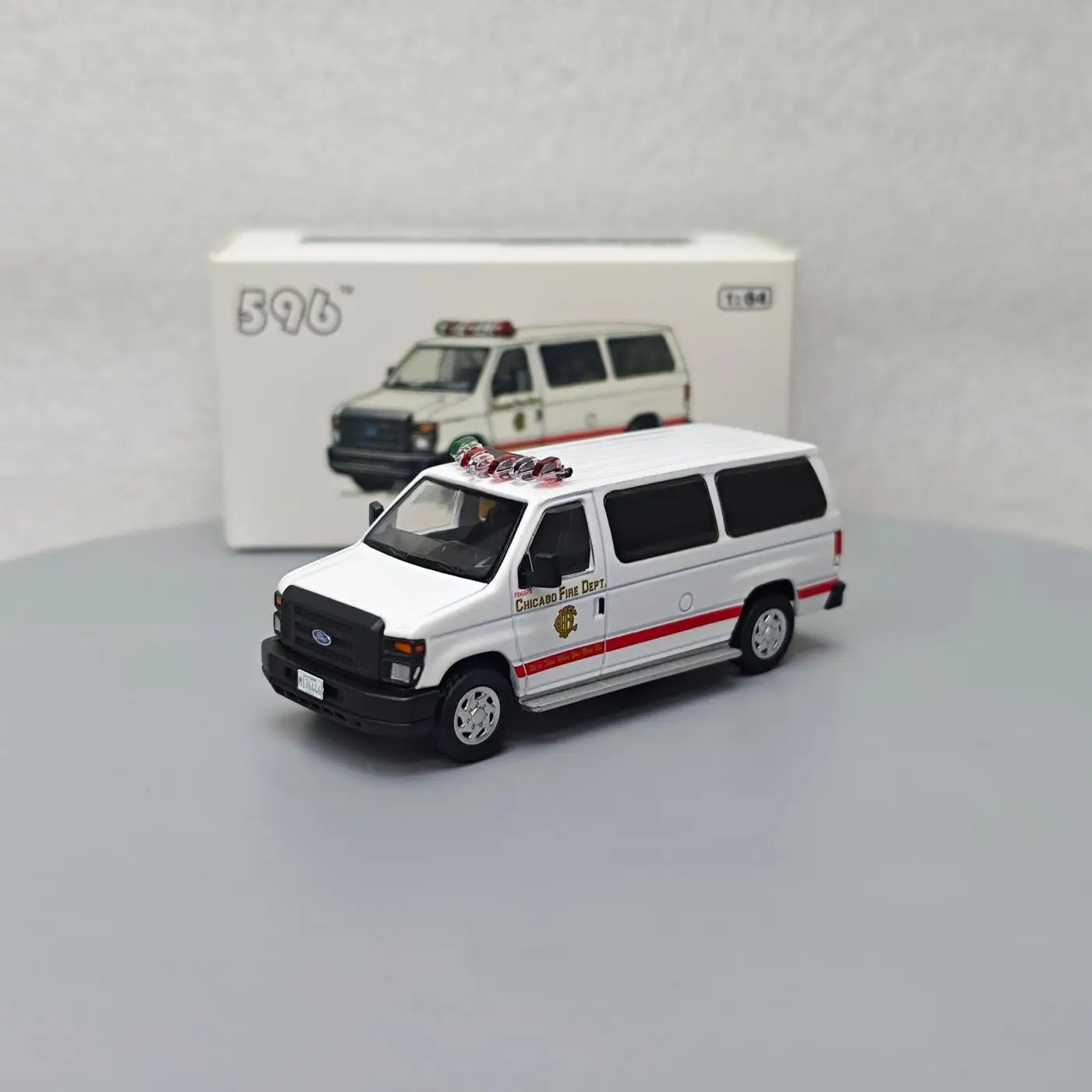 

596 1:64 Ford E-Series Vans-Chicago IL Fire Dept, имитация сплава, мини-модель автомобиля, коллекция, дисплей, подарочные игрушки