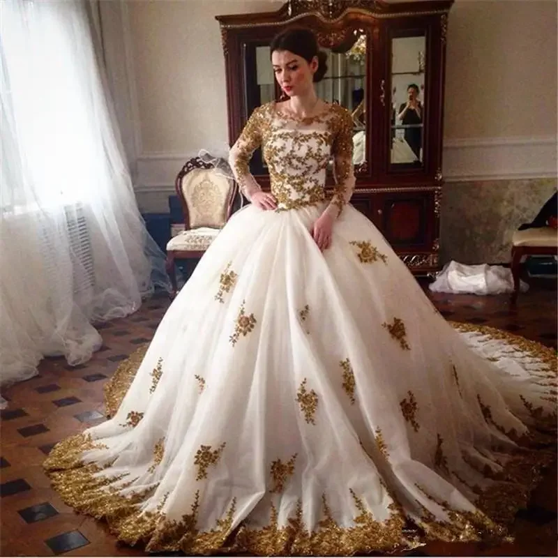 

Customized Charming Gold Lace Princess Ball Gowns Arabic Vintage Wedding Gown Long Sleeve Muslim Bridal Dresses