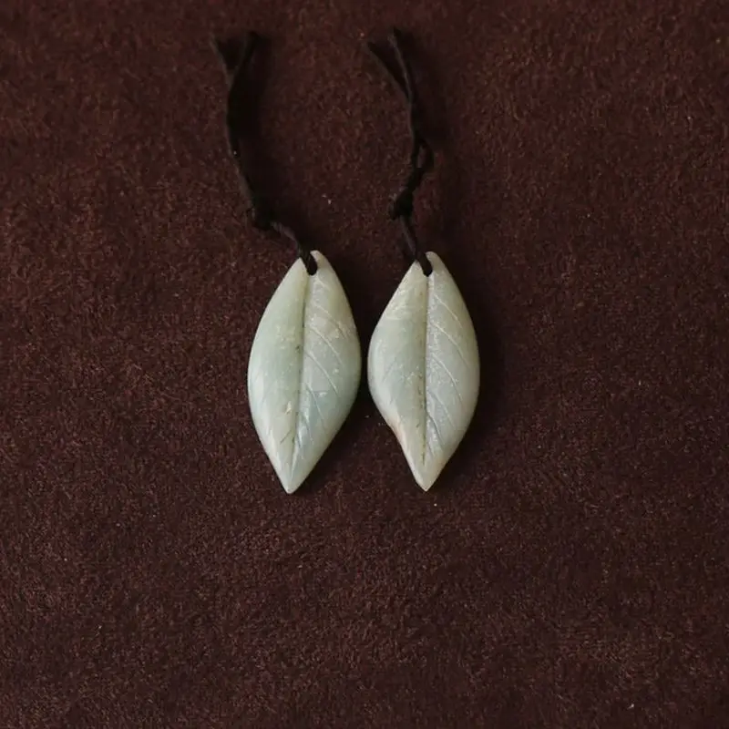 

Пара резных драгоценных камней в виде листьев амазонита — светло-голубые-зеленые образцы для ювелирных изделий и коллекции 31x13x4 мм-4,29 г