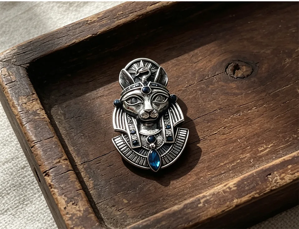 Vintage Egyptian Best Cat God Brooch, Distressed Niche Personalized Lapel Pin for Suits and Coats Accessories