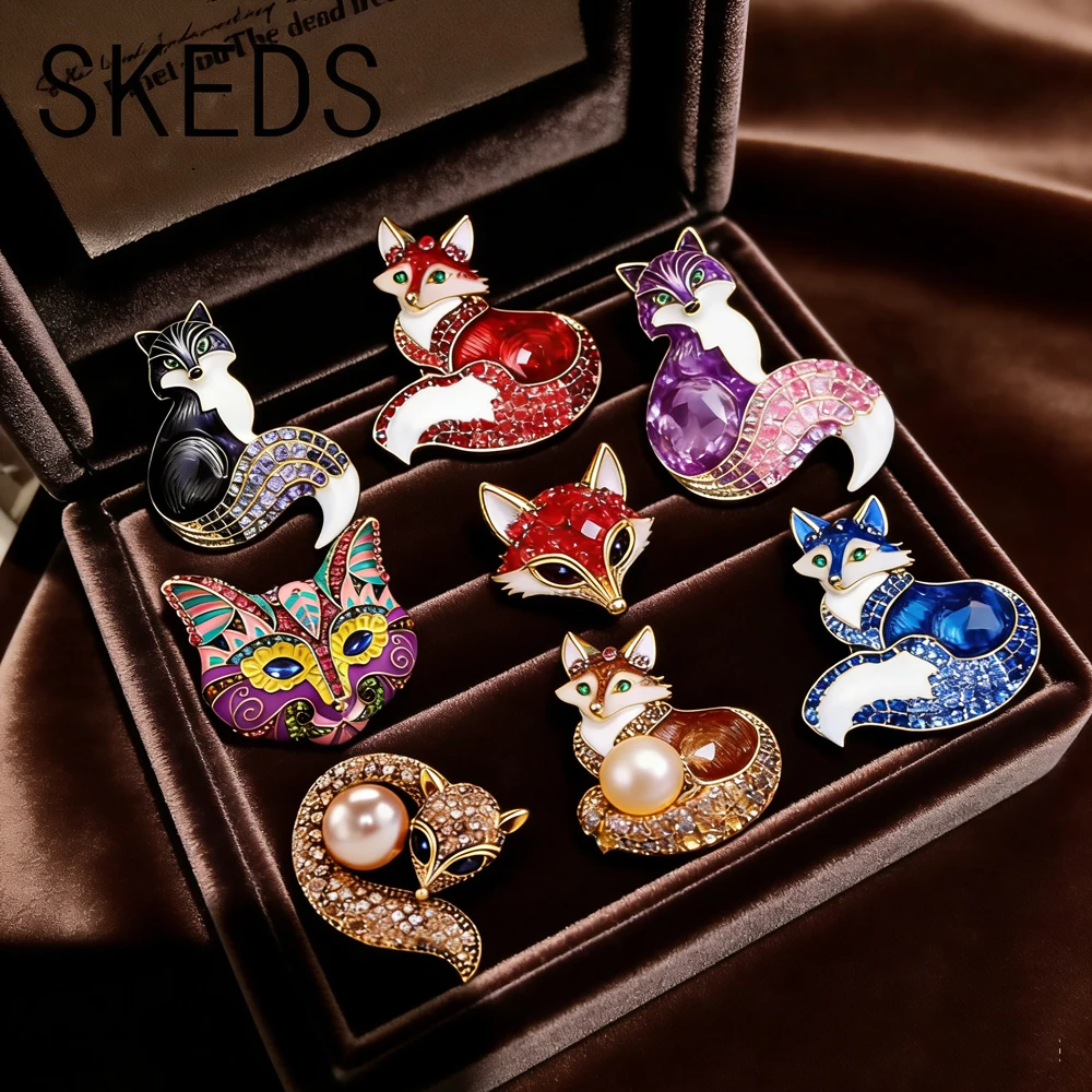 SKEDS Women Elegant Full Crystal Fox Brooches Badges Luxury Lady Casual Party Banquet Jewelry Gentleman Boutique Pins Corsage