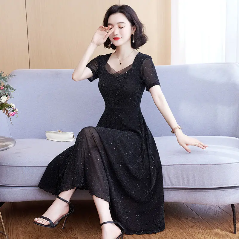 Neues Sommer-Kurzarm-Mesh-Temperament-langes Kleid für Damen mit taillierten langen Kleidern