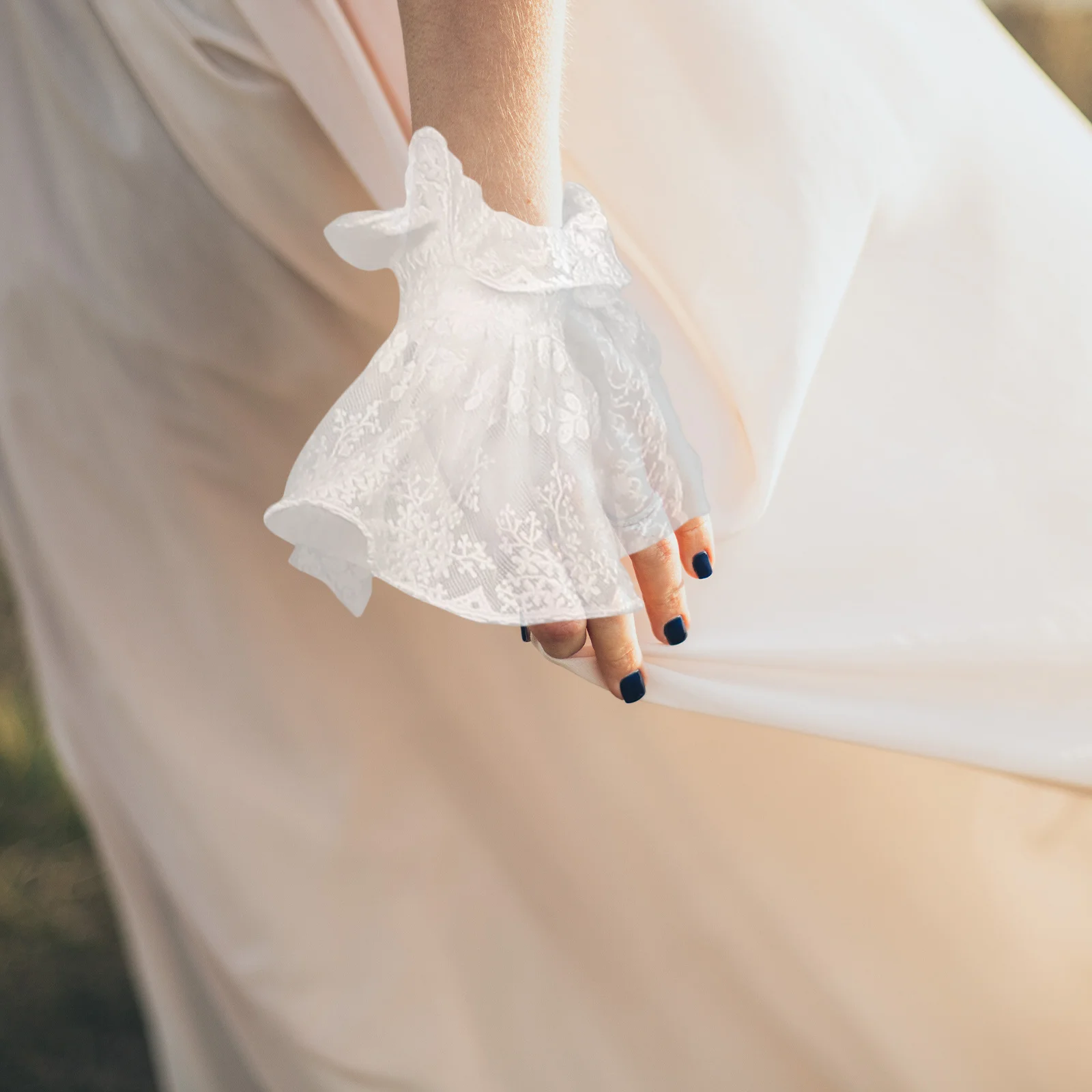 1 set witte kanten kraag manchetten set voor vrouwen Victoriaanse Lolita ruche afneembare nep kraag polyester feestkostuumaccessoires