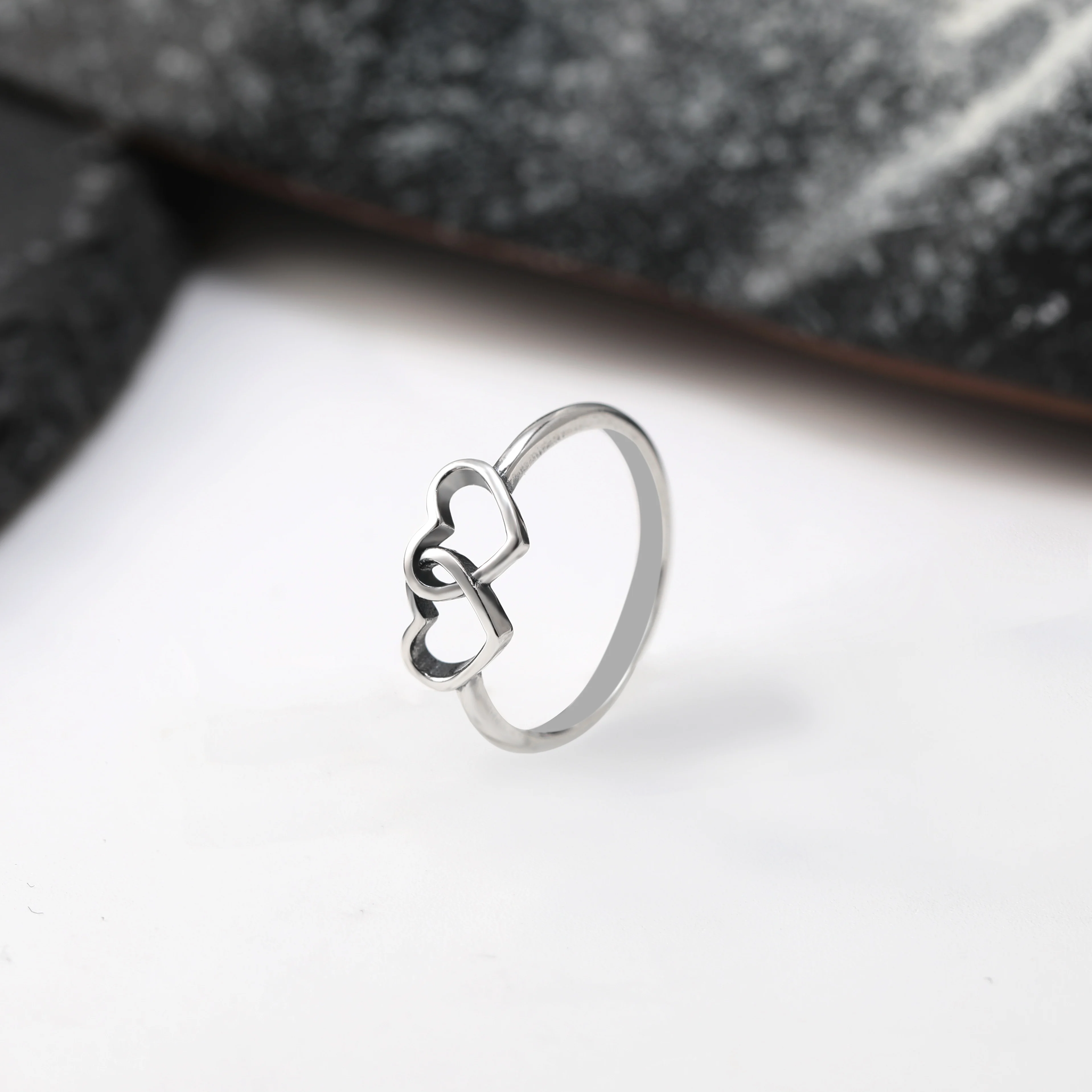 

R003 Authentic 9225 Pure Silver Fashion Exquisite European and American Closed End Ring Two Hearts Together Ring
