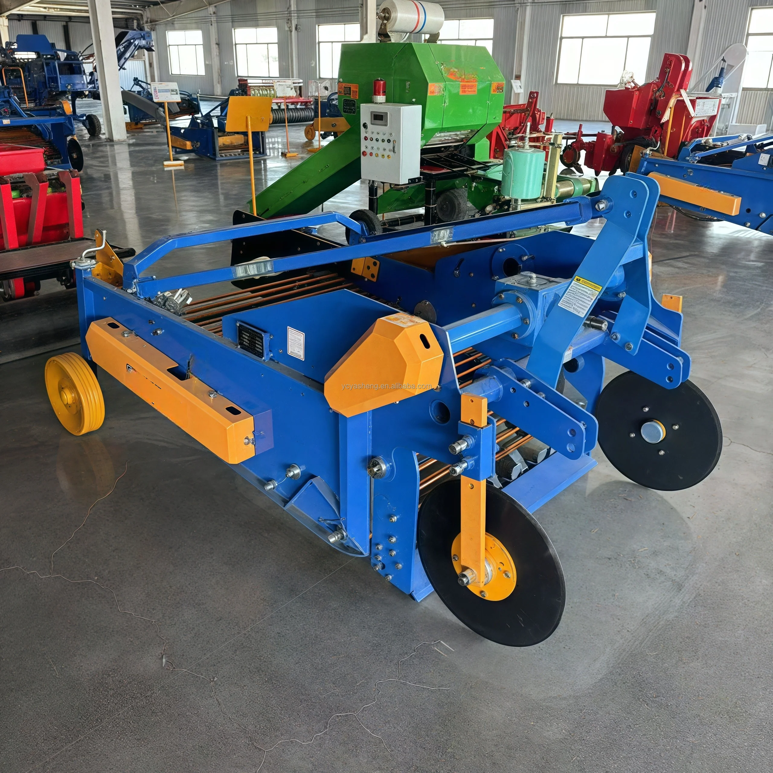 YS Tractor PTO Driven Mini Harvester for Potato Carrot Onion 3 Point Mounted High Productivity Mobile Digging Shovel 50-100HP