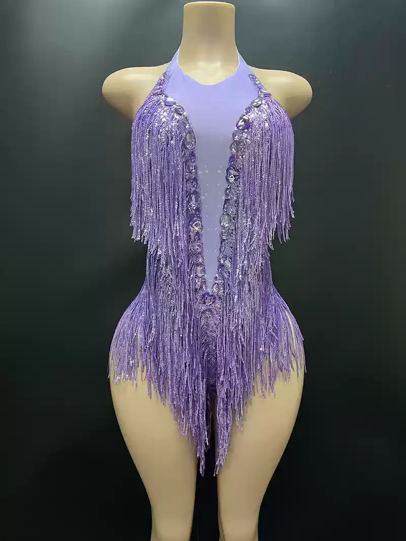 반짝이는 프린지 라틴 댄스 스커트, 살색 타이트 핏, 날씬해 보이는 기질, 섹시한 울트라 숏 점프수트, 나이트클럽 DJ 무대