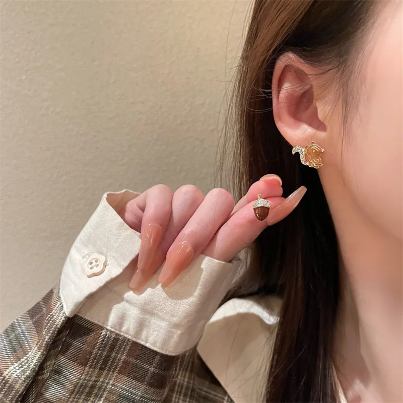 Simple Asymmetrical Small Animal Ear Clip Earrings for Girls Kids Funny Cute Pet Pinenut Squirrel Clip Earrings Without Piercing