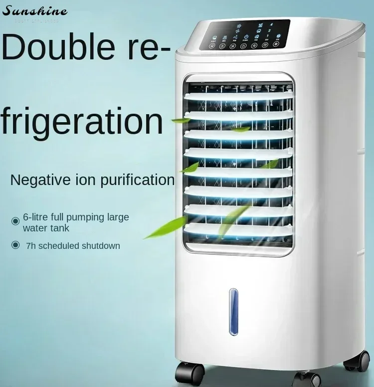 Ventilador de resfriamento de água de resfriamento único portátil. Um ventilador de refrigeração para uso doméstico e em dormitórios. Consigurado um artefato de refrigeração.